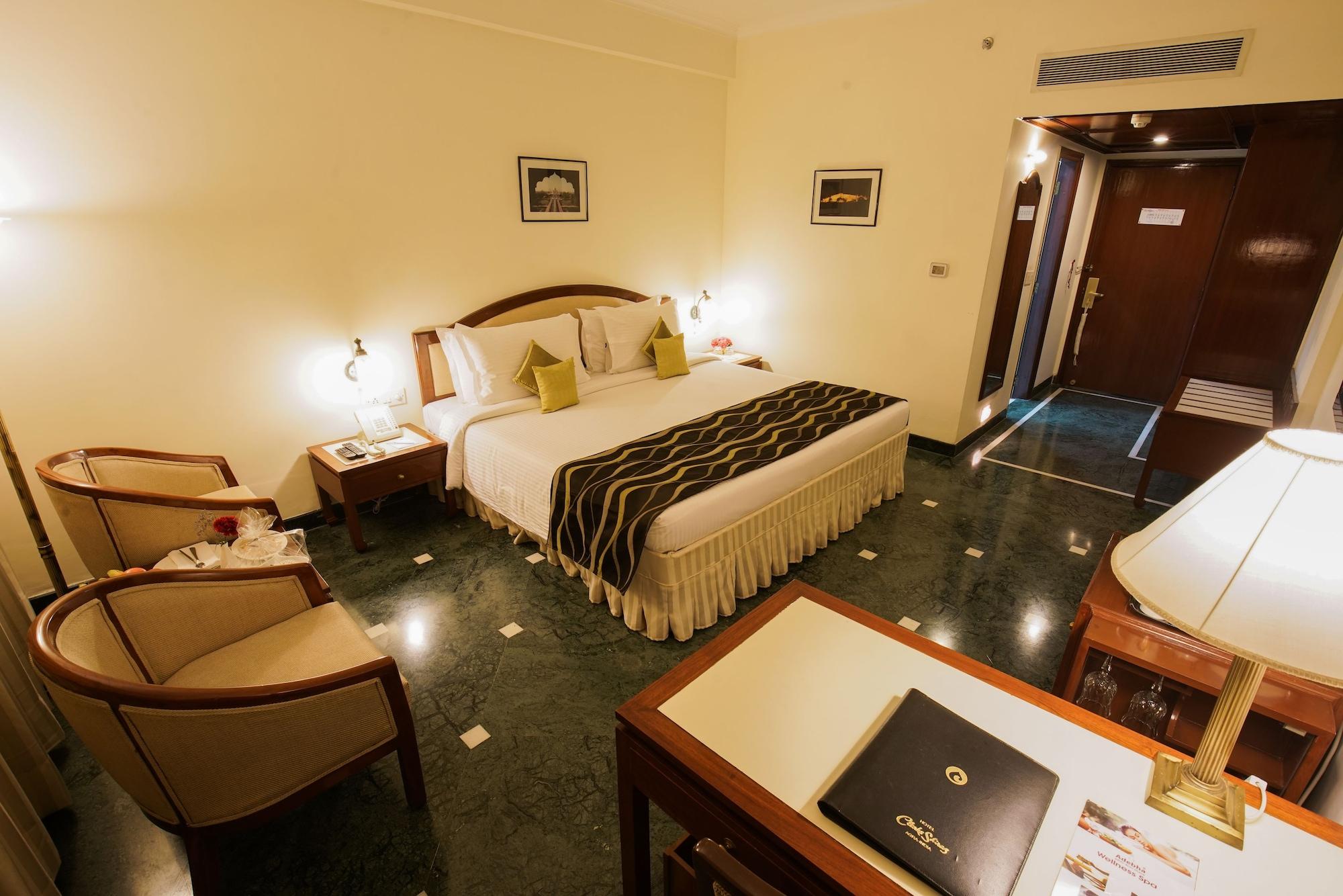 Hotel Clarks Shiraz Agra  Bagian luar foto
