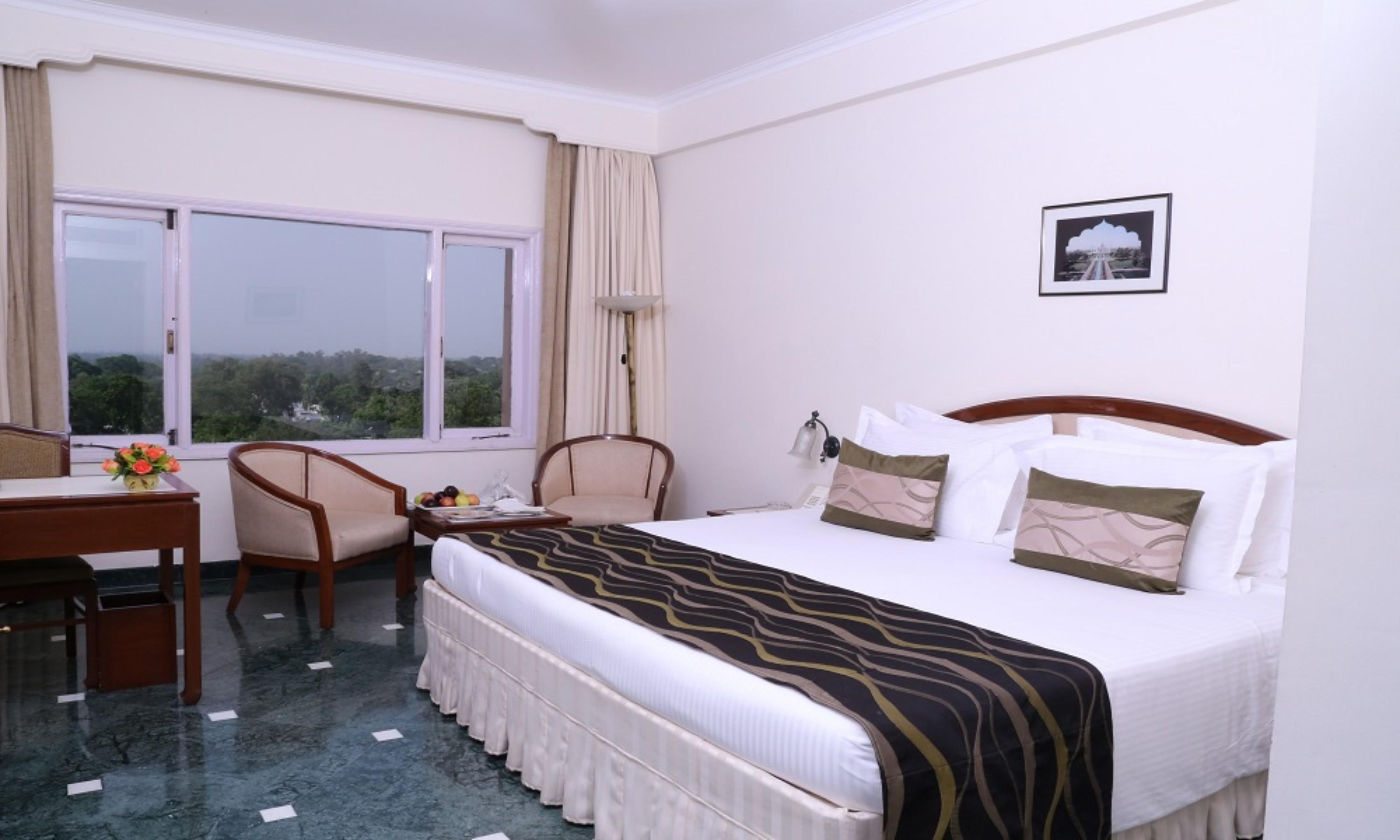 Hotel Clarks Shiraz Agra  Bagian luar foto