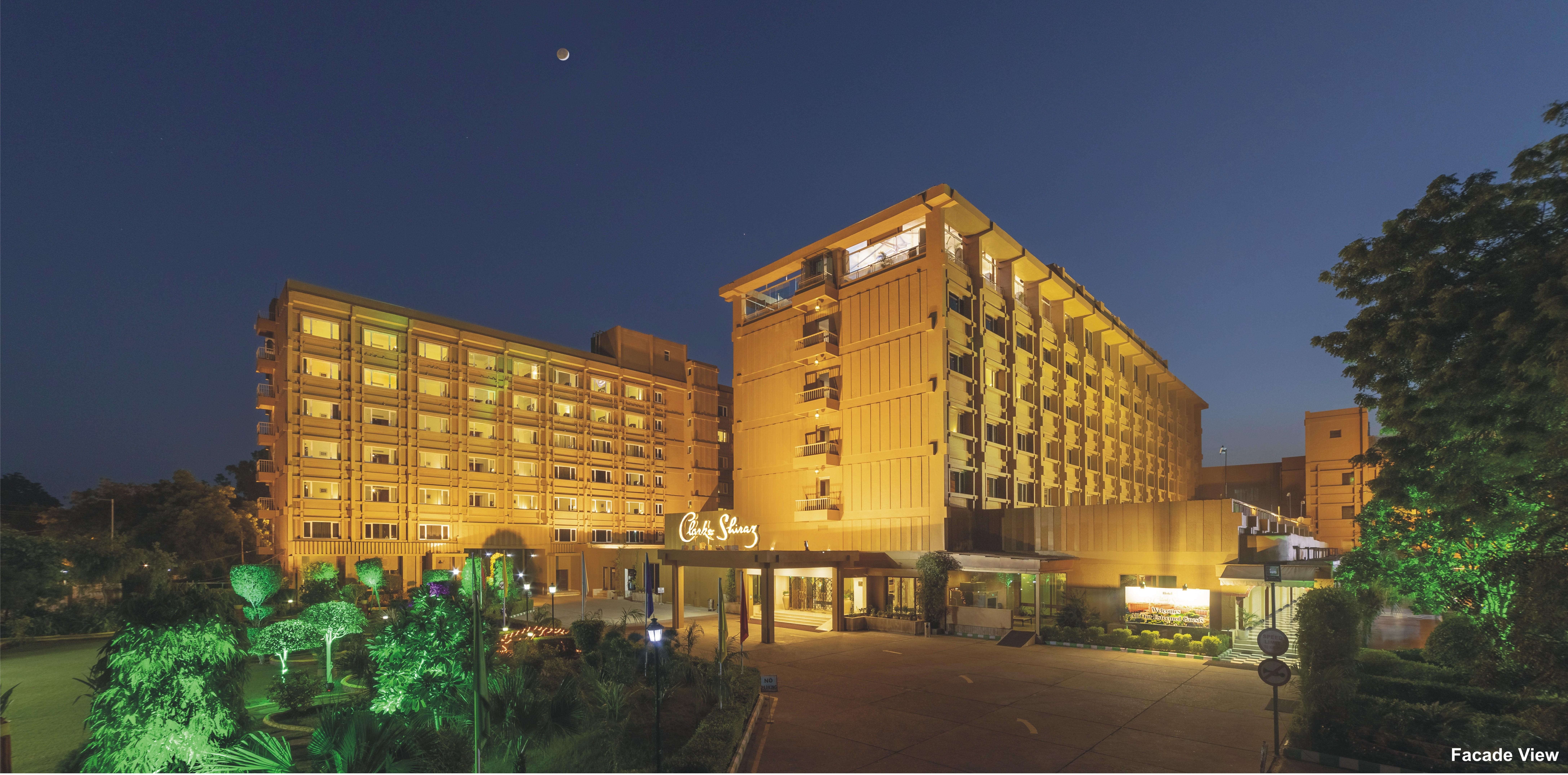 Hotel Clarks Shiraz Agra  Bagian luar foto