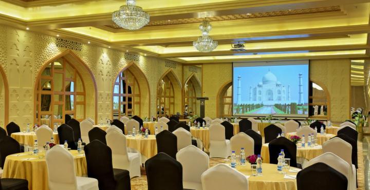 Hotel Clarks Shiraz Agra  Bagian luar foto
