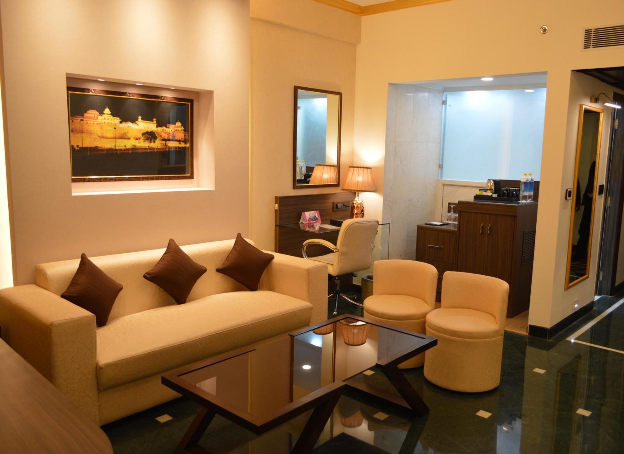 Hotel Clarks Shiraz Agra  Bagian luar foto