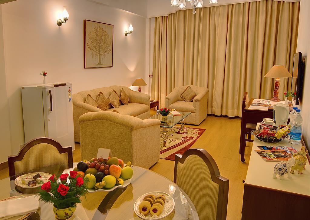 Hotel Clarks Shiraz Agra  Bagian luar foto
