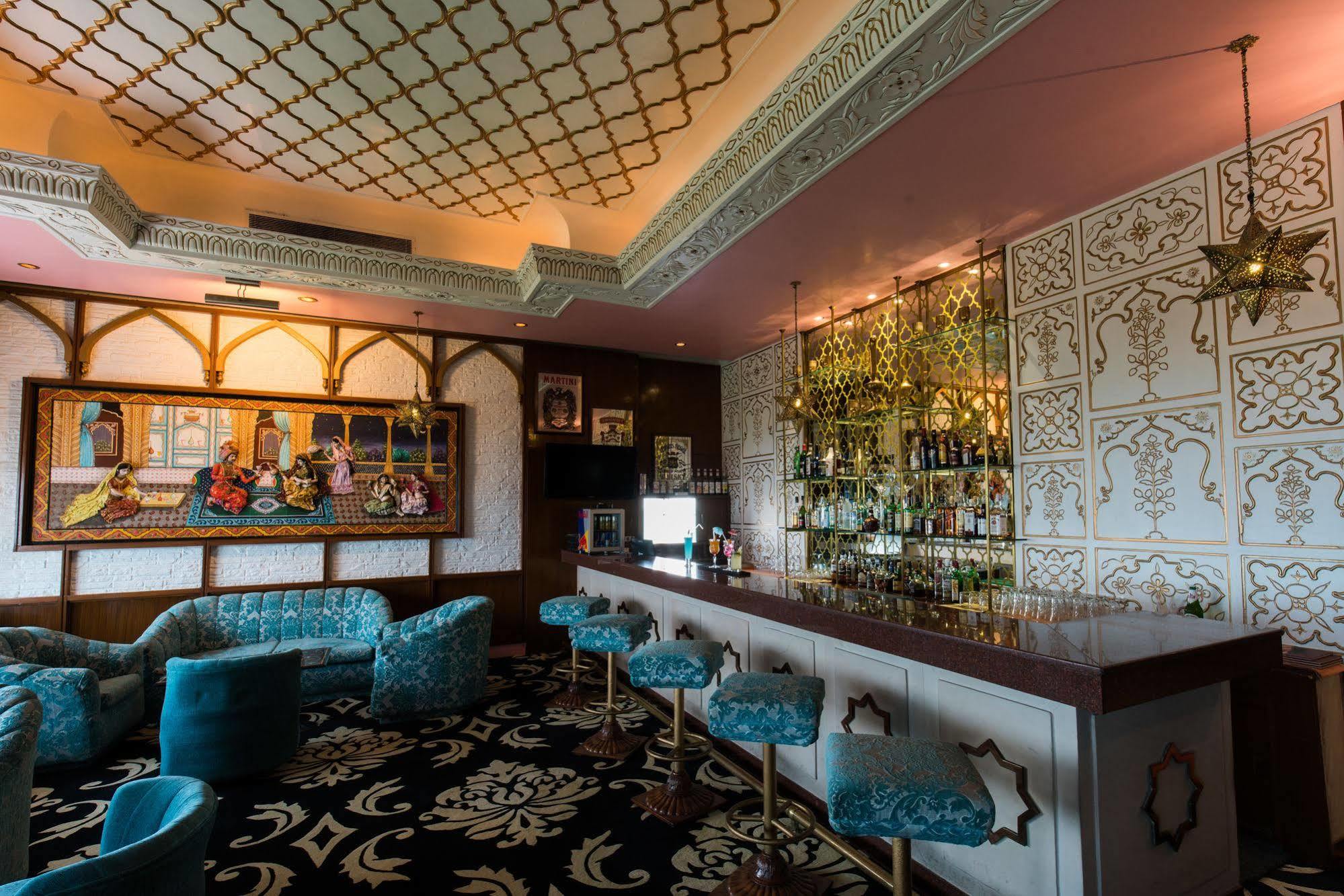 Hotel Clarks Shiraz Agra  Bagian luar foto