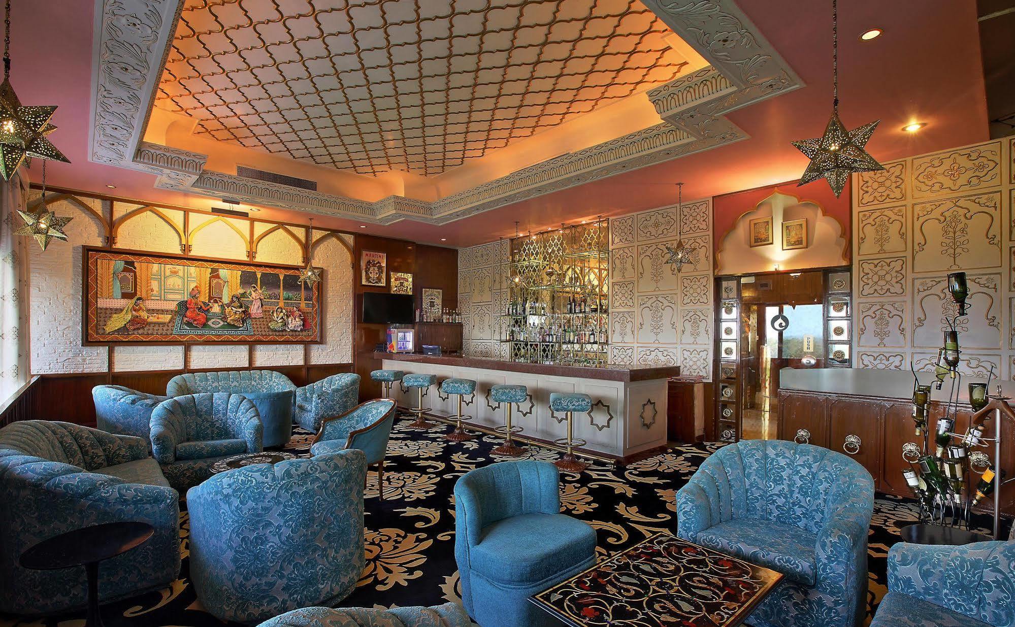 Hotel Clarks Shiraz Agra  Bagian luar foto